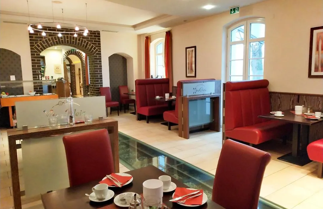 Hotel Xtra Gleis-1