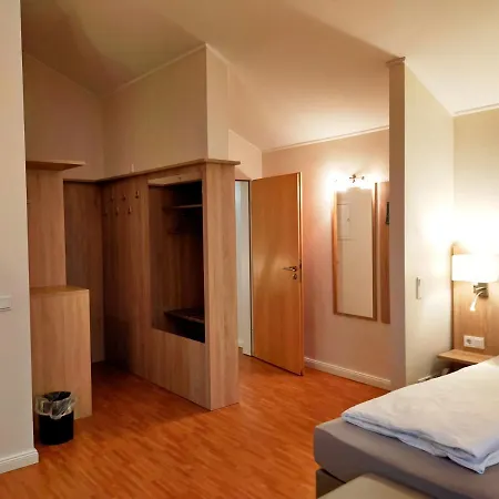 Hotel Xtra Gleis-2